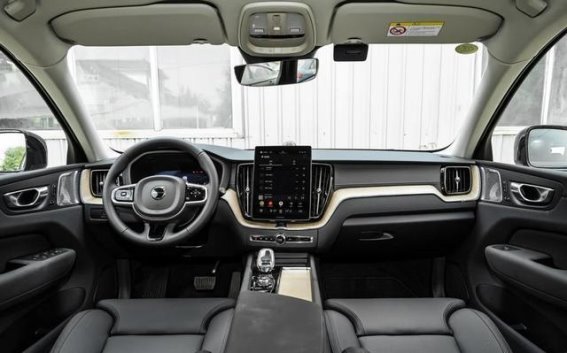 中型豪华SUV巅峰对决：宝马X3与沃尔沃XC60深度解析