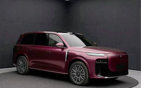 岚图全新SUV泰山8亮相，五座大空间与纯电续航引关注