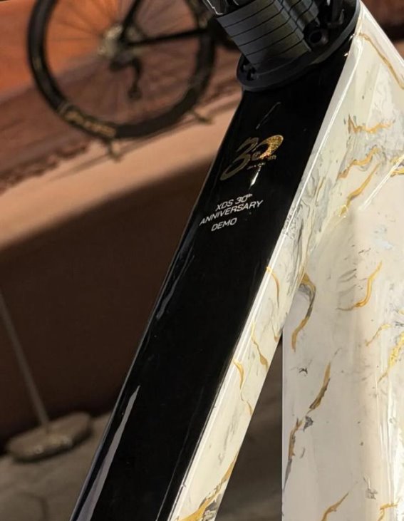 喜德盛30周年纪念版震撼发布 引领山地与公路骑行新风尚