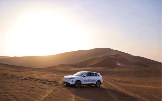 红旗HS6 PHEV：家庭用车的全能混动典范