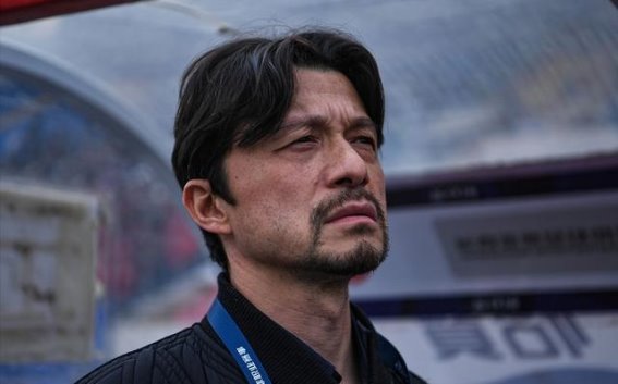 山东泰山2-1长春亚泰，李源一两次妙传助力球队逆转，谢晖仍未能打破五轮不胜困局