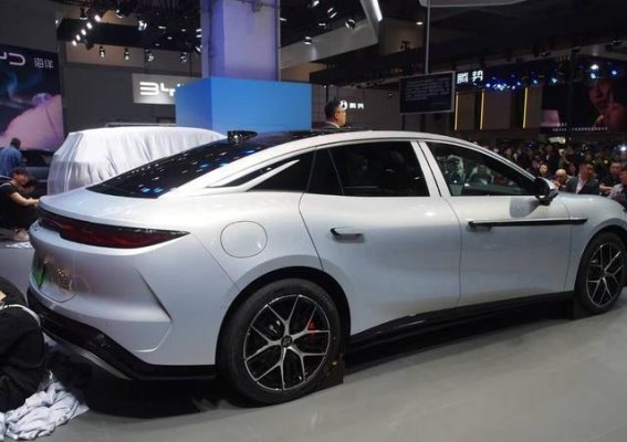 2025齐鲁春季车展：比亚迪在济南发布三款新车，展现未来发展潜力