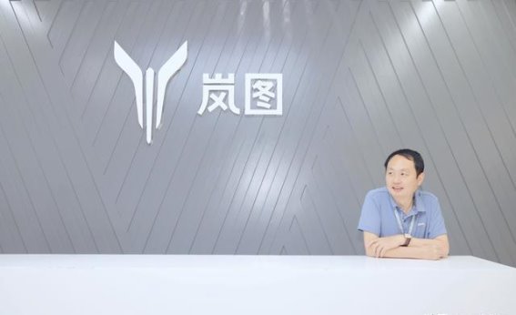 岚图汽车试驾实录：高端新能源座驾的驾控与科技完美融合