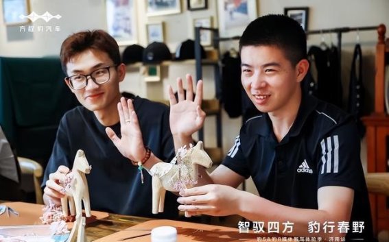方程豹双车齐发，演绎智驾与越野的新篇章