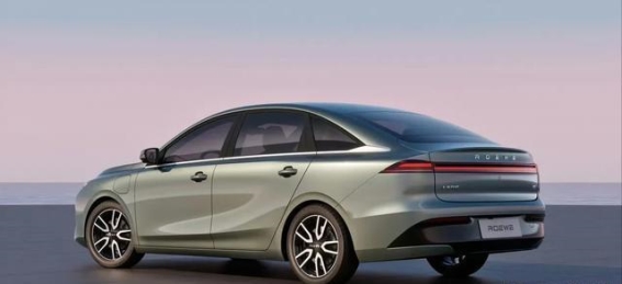 探秘荣威D62025款450km尊享版的充电技术与黑科技