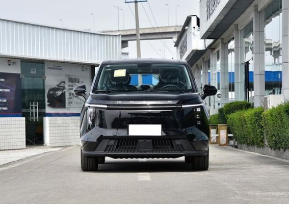 全新纯电中型MPV上市：豪华设计与超长续航再度引领潮流