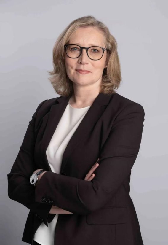 华晨宝马开启新领导篇章：宝思齐女士接任总裁兼CEO