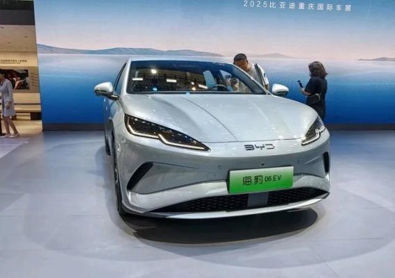比亚迪海豹06EV正式上市 续航545公里 智能驾驶配置抢眼 价格亲民直击年轻市场