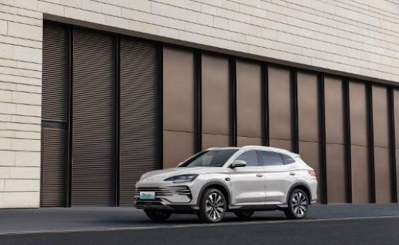 宋PLUS智驾版：智能出行的先锋，开启全民智驾新时代