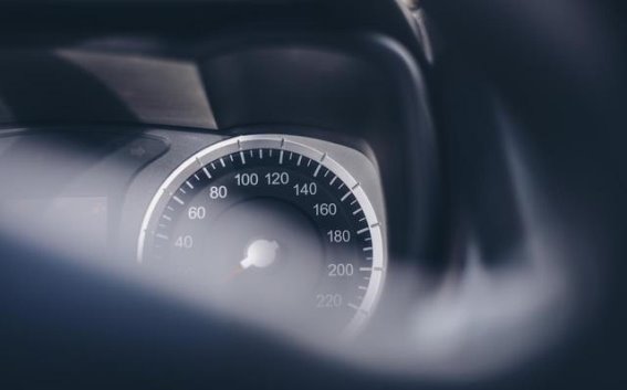 解读汽车仪表盘指示灯：读懂你的爱车
