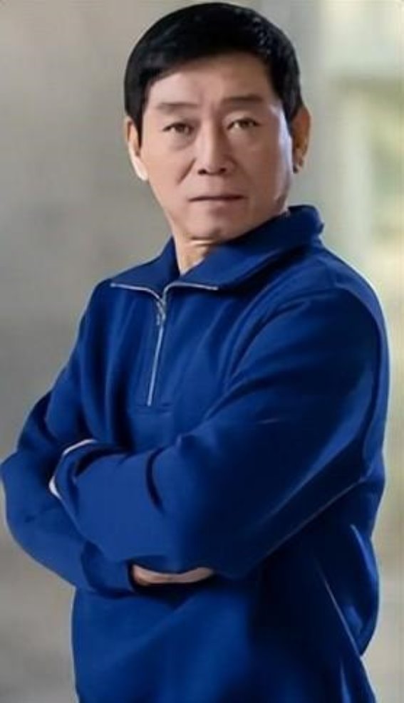 雷军与魏建军的学习姿态：从“追赶”到“守望”，背后的产业认知与舆论分歧