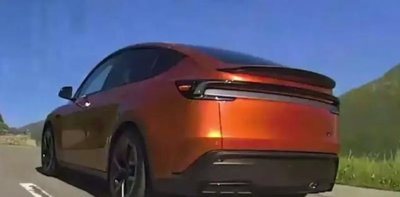 特斯拉Model Y高性能版：极致动力与智能化的全新融合