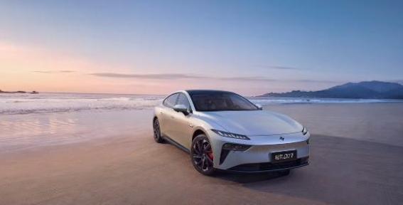 东风奕派eπ007：10-15万级电动车的新标准