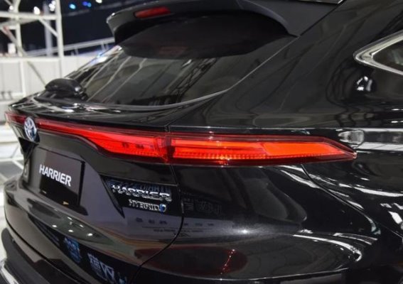 丰田凌放价格大跳水，真皮天窗配备全面，30万品质14万入手