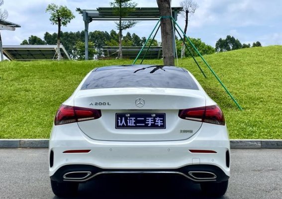 奔驰A级2022款A 200 L运动轿车时尚版：精致与实用的完美融合