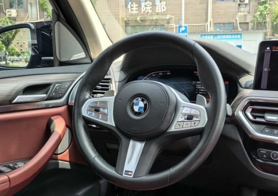 一手准新宝马X3曜夜版：运动与豪华的完美结合