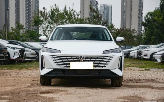 长安逸动PHEV：超高性价比与低油耗的完美结合