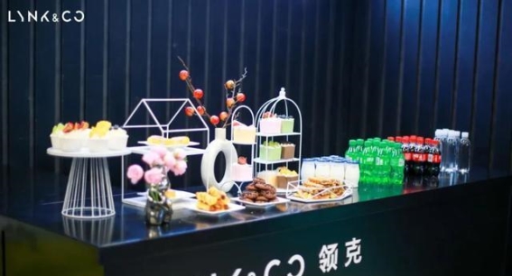 领克双旗舰亮相大河国际车展，展示未来智能电混出行新趋势