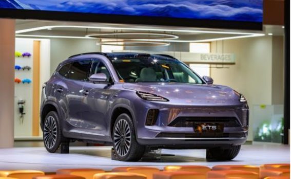 星途车展展现“科技新豪华”，引领全球高端新能源未来