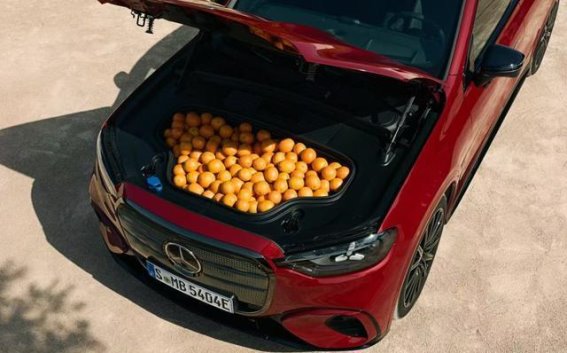 全新奔驰纯电GLC SUV：豪华与智能的电动化跃升