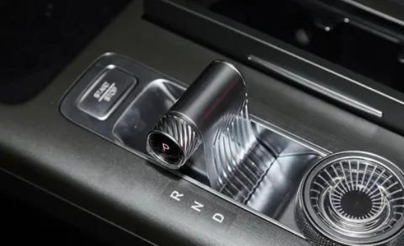 北京越野BJ30旅行家进阶版：硬派越野与多元化选择的全面升级