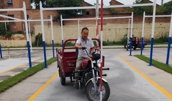 无需驾照也能骑行的四类电动车，C1D驾照让你骑遍所有车型