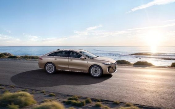 荣威M7 DMH正式上市，8.58万元起重塑混动家轿市场