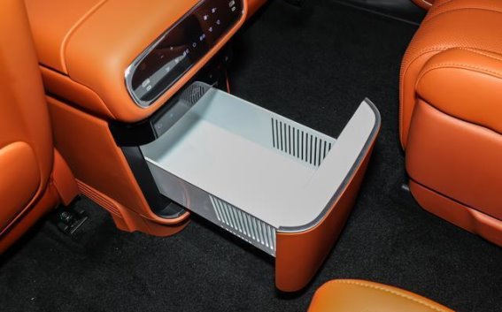 吉利银河M9上市：大气豪华，智能与动力兼备的六座SUV