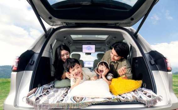 吉利银河M9正式上市，全域AI赋能引领大六座SUV新纪元