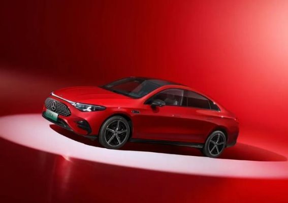 奔驰放低身段，纯电CLA重塑豪华电动市场