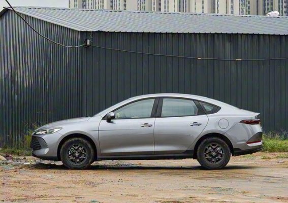 比亚迪第二代秦PLUS进取型上市：插电混动系统优化，续航再升级