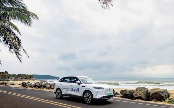 红旗HS6 PHEV：温馨家庭出行的新选择