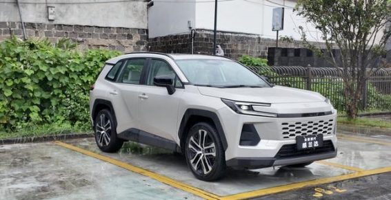 威兰达与RAV4荣放同步换代：外观、配置与价格对比，如何选择？