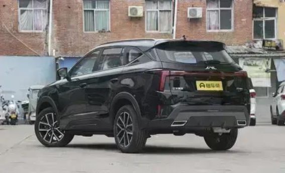 江淮X8 PLUS大七座SUV——为家庭出行提供更广阔的空间