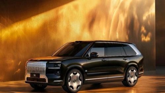 2025年11月新能源大型SUV市场格局：问界M8稳居榜首，风云T11异军突起