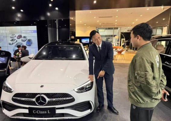 奔驰“油电同智”战略：推动燃油车智能化，重塑豪华标准