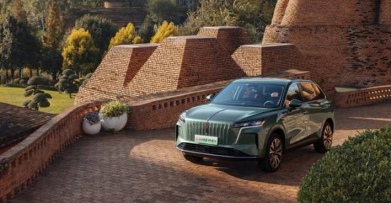 红旗HS6 PHEV上市 打造中大型SUV的新智能标杆