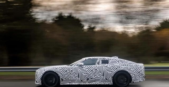 捷豹Type 00纯电GT：超千匹马力引领电动未来