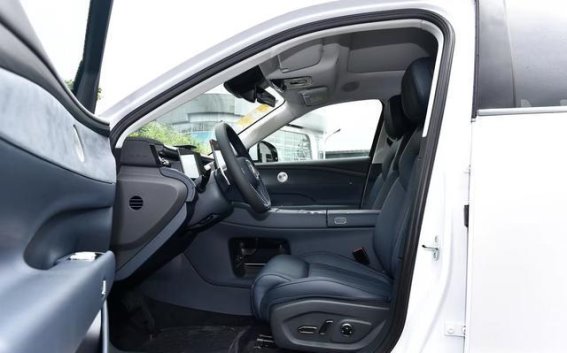 试驾岚图FREE+：华系SUV的新标杆，智能与豪华的完美融合