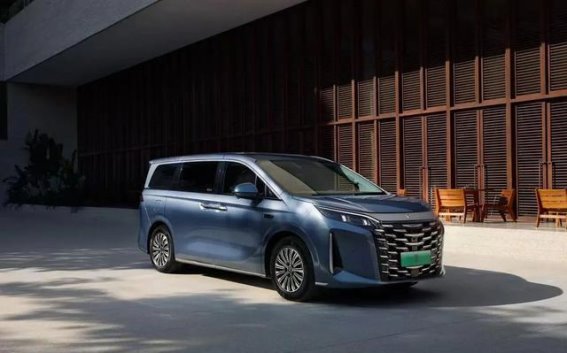 2025年MPV市场新趋势：从设计到科技，打造全新家庭出行体验