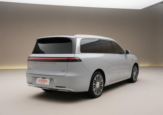 零跑D19内饰官图首发 豪华配置与科技感兼备 预计售价25-30万元