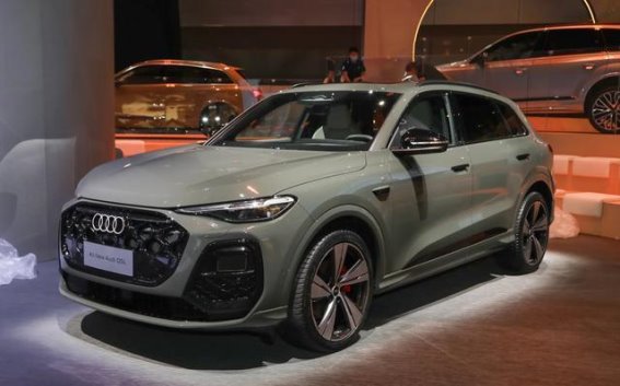 全新奥迪Q5L预售31.3万起，挑战豪华SUV市场的“新力量”