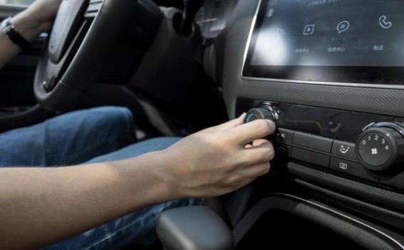 冬季开车不再冷冰冰，传祺E8的加热配置让你温暖出行