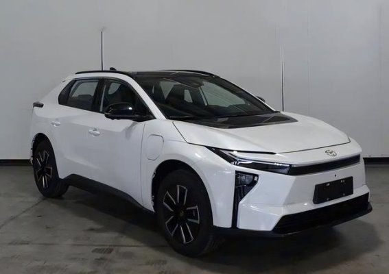 全新丰田bZ4X亮相，续航最高752公里，设计与动力全面进化