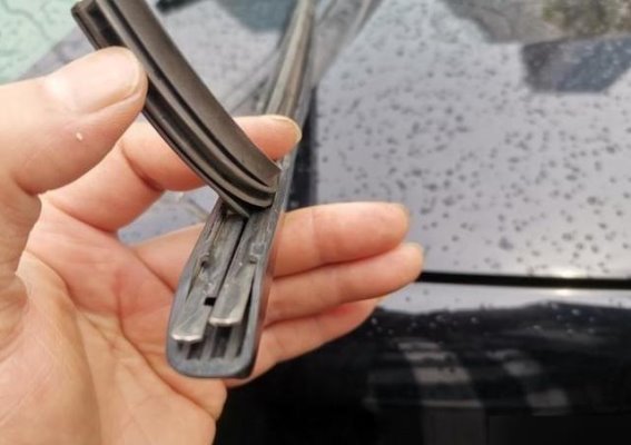 冬季雨刮器使用技巧，保持清晰视野的秘诀
