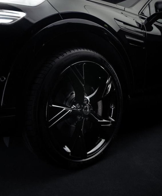 捷尼赛思GV80 Black：暗夜中的奢华之选