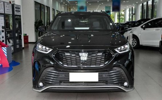 大众途昂与丰田皇冠陆放的较量：德系与日系SUV谁能笑到最后？