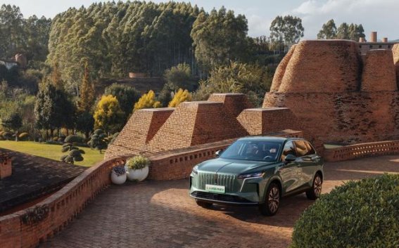 红旗HS6 PHEV：豪华与实用的全新定义