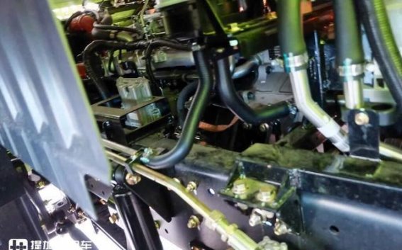 2.5升增程器撑起1400公里续航 联合云凤凰重卡揭秘