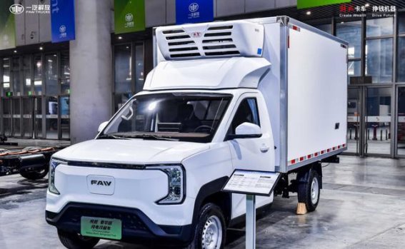 小卡热潮背后的物流新机遇与消费变迁